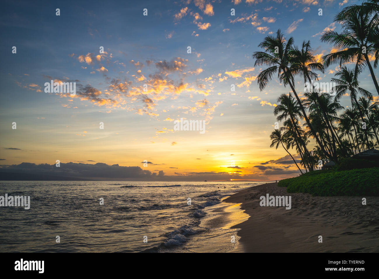 Sunset kaanapali maui hawaii hi-res stock photography and images - Alamy