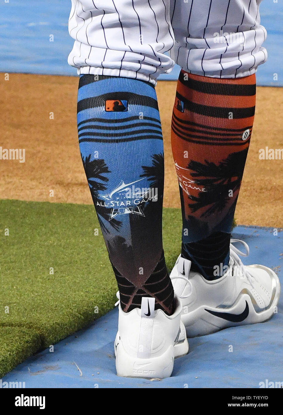 Motel Incentivo Pisoteando A player sports All-Star game team socks at the 2017 MLB All-Star game at  Marlins Park in Miami, Florida on July 11, 2017. Photo by Gary I  Rothstein/UPI Stock Photo - Alamy