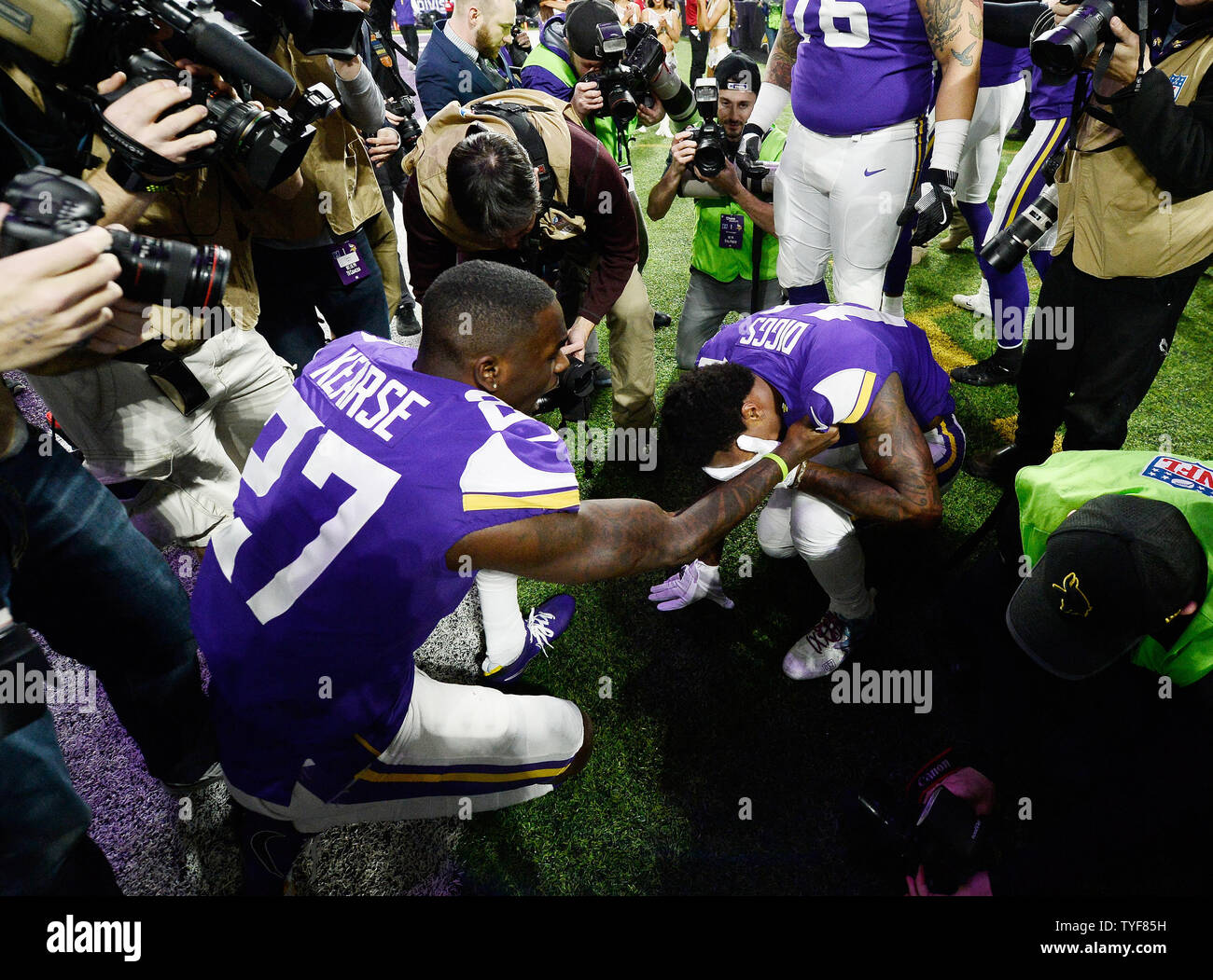 Minnesota Vikings' Stefon Diggs reaches for the ball during the  International Series NFL match at Twickenham, London Stock Photo - Alamy