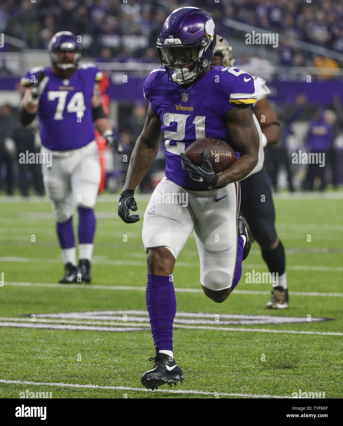 Minnesota vikings jerick mckinnon hi-res stock photography and images -  Alamy