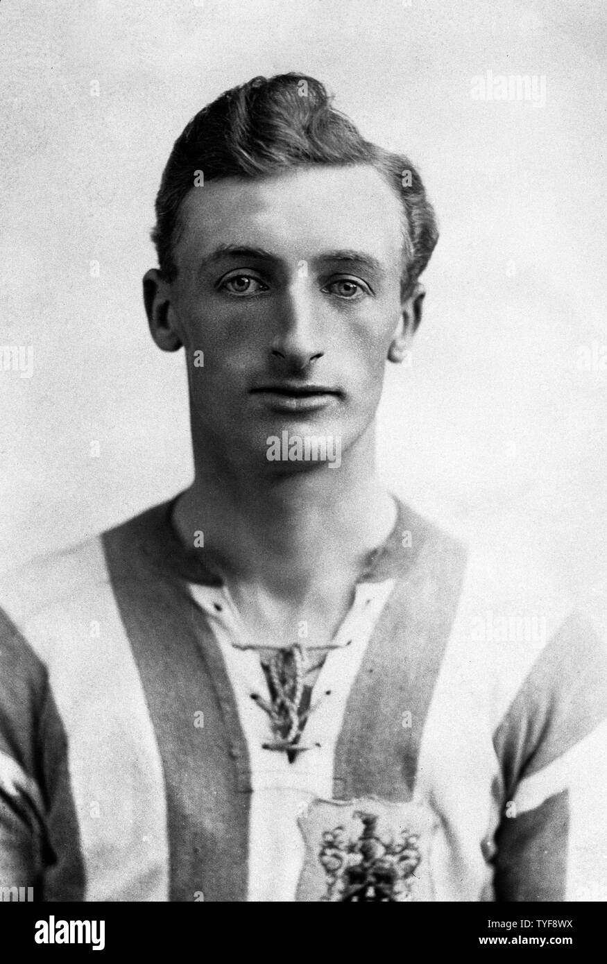 Left back defender hires stock photography and images Alamy