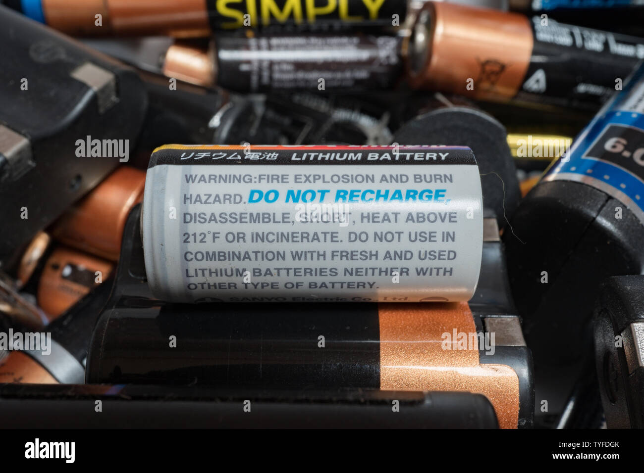 Old batteries hi-res stock photography and images - Alamy