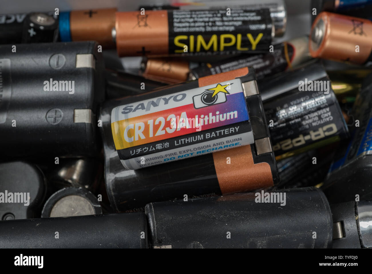 Battery disposal hires stock photography and images Alamy