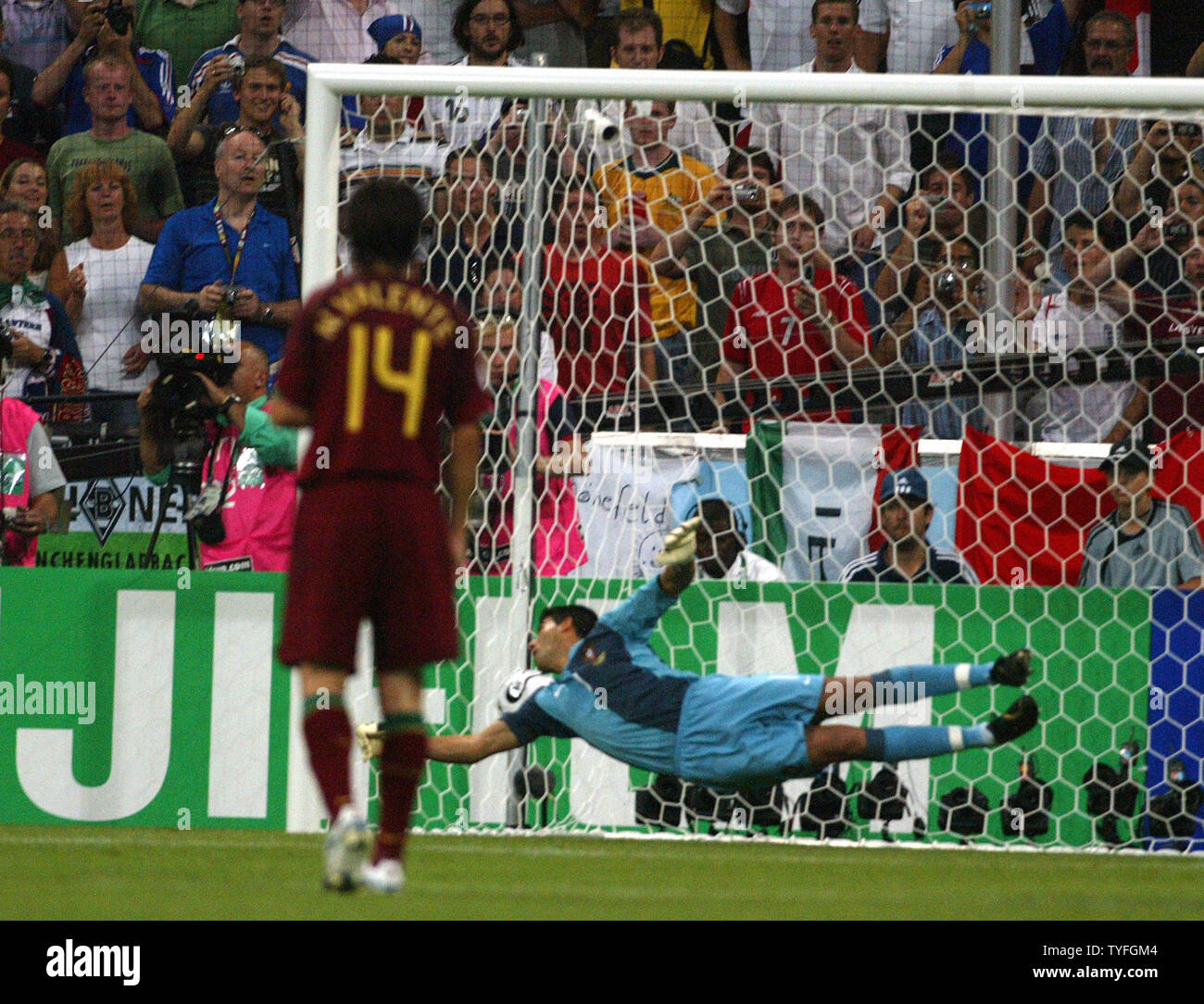Portugal's goalkeeper Ricardo is beaten by France's Zinedine Zidane from the penalty spot during the Semi Final of the FIFA World Cup soccer in Munich, Germany on July 5, 2006. France defeated Portugal 1-0.   (UPI Photo/Arthur Thill) Stock Photo