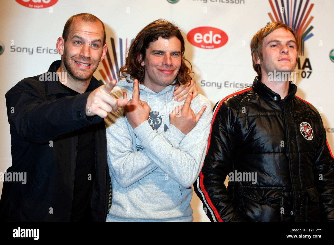 Florian Weber (L), Andi Erhard (C) and Peter Brugger of the German rock band Sportfreunde Stiller arrive at the MTV Europe Music Awards in Munich, Germany on November 1, 2007.   (UPI Photo/David Silpa) Stock Photo