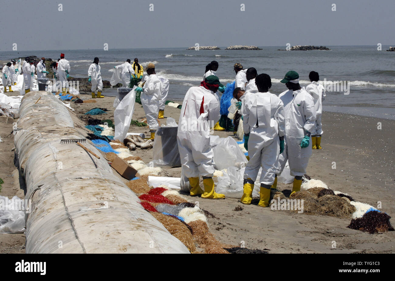 Oil rig workers bp hi-res stock photography and images - Alamy