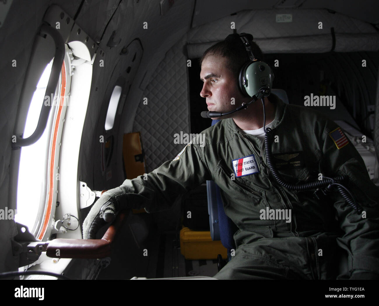 Avionics technician hires stock photography and images Alamy