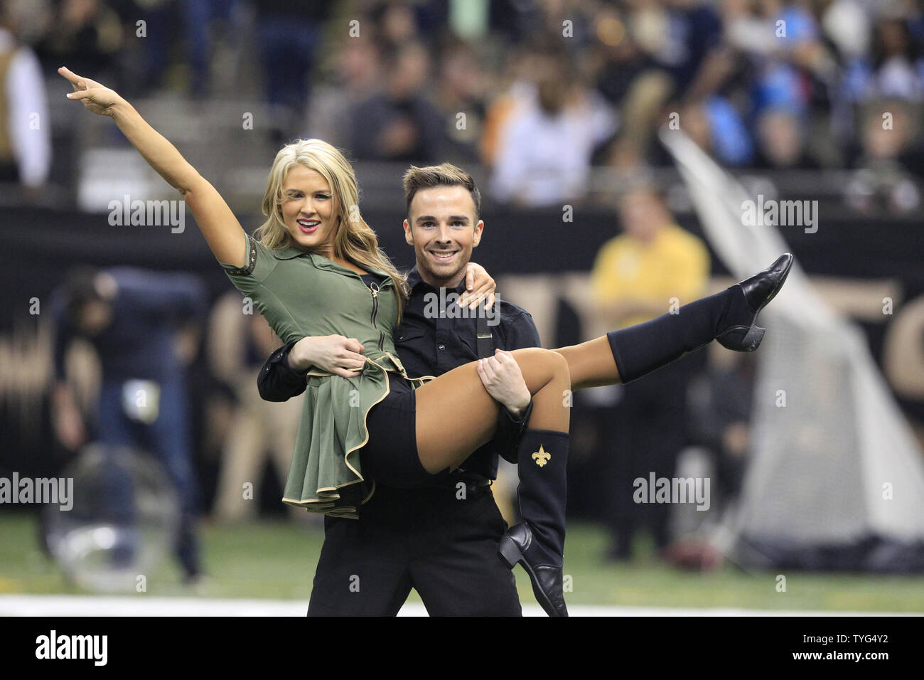 Fans tennessee titans hi-res stock photography and images - Page 2 - Alamy