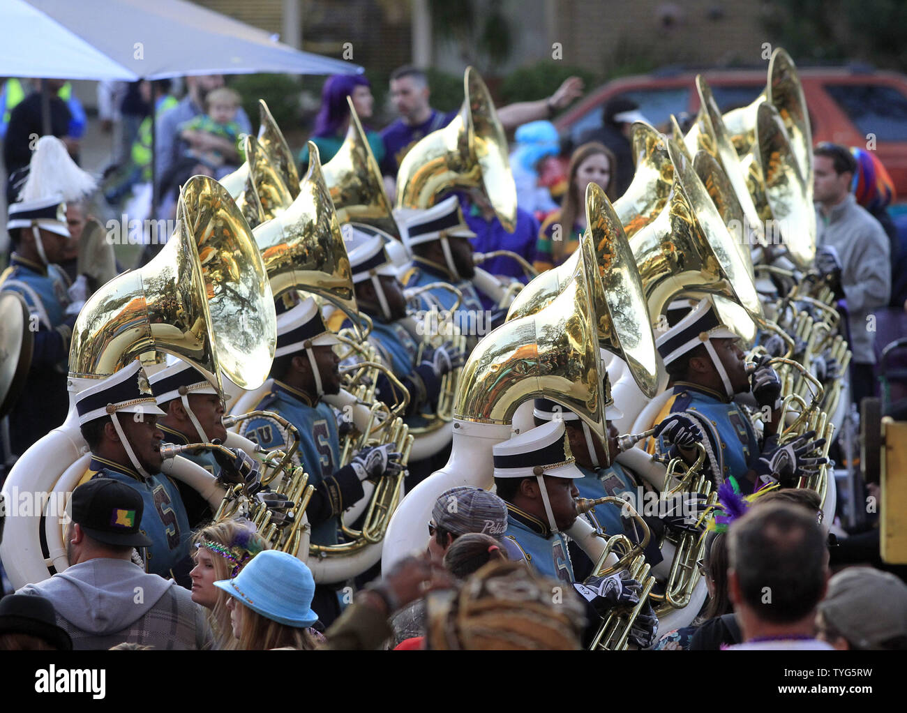 mardi gras bacchus parade route