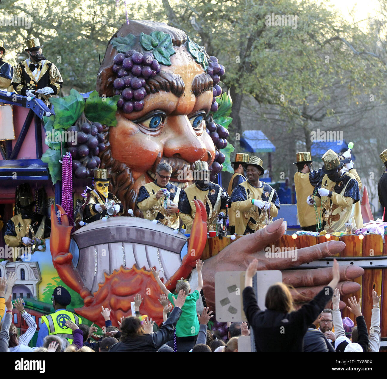 mardi gras bacchus parade
