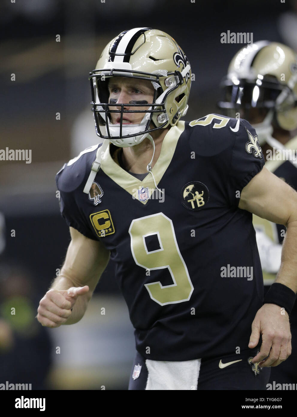 New Orleans Saints quarterback Drew Brees (9) takes the field before ...