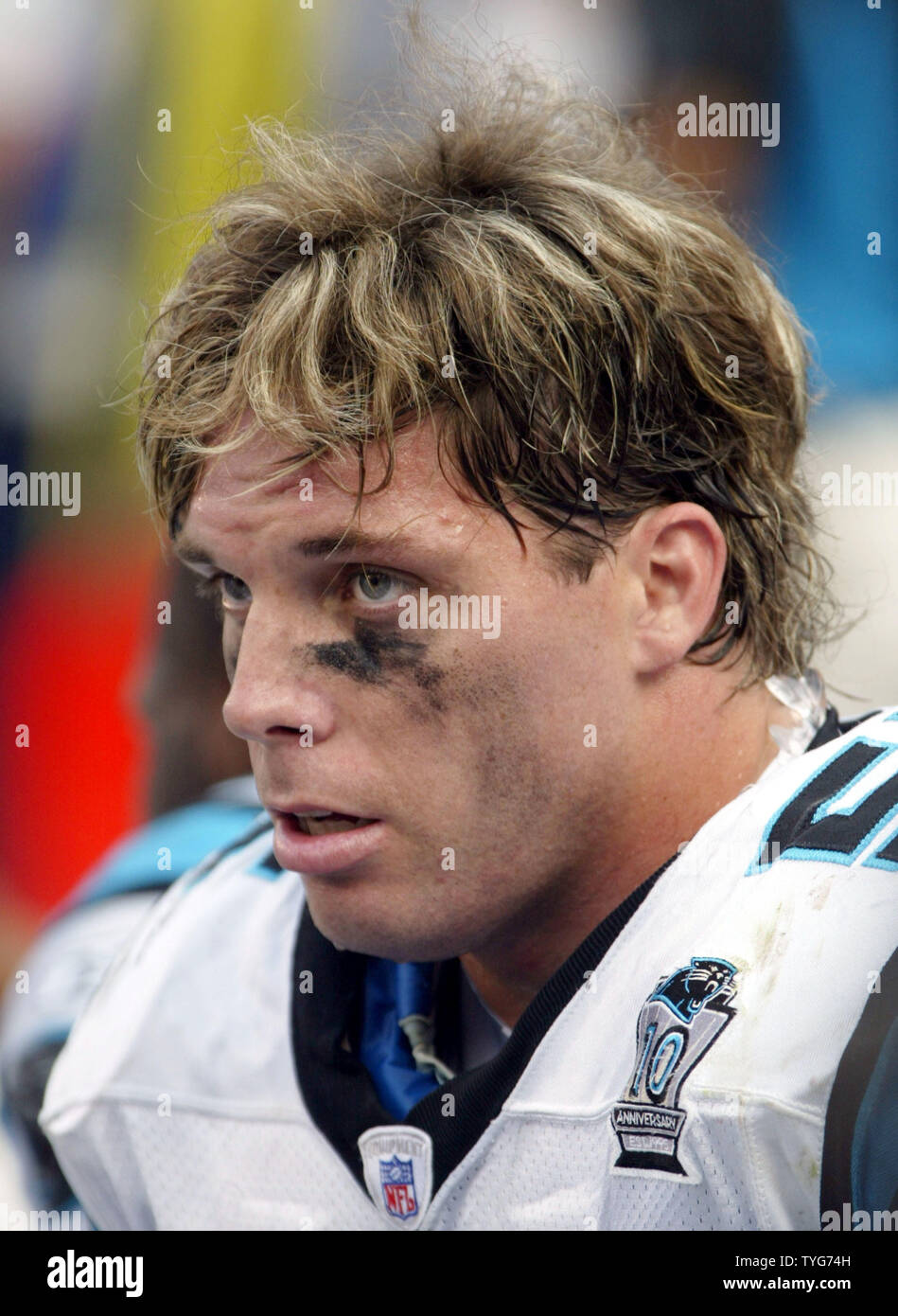 Carolina Panthers linebacker Dan Morgan positions a defender during drills  at training camp in Spartanburg, South Carolina, Saturday, July 28, 2007.  (Photo by Jeff Siner/Charlotte Observer/MCT/Sipa USA Stock Photo - Alamy