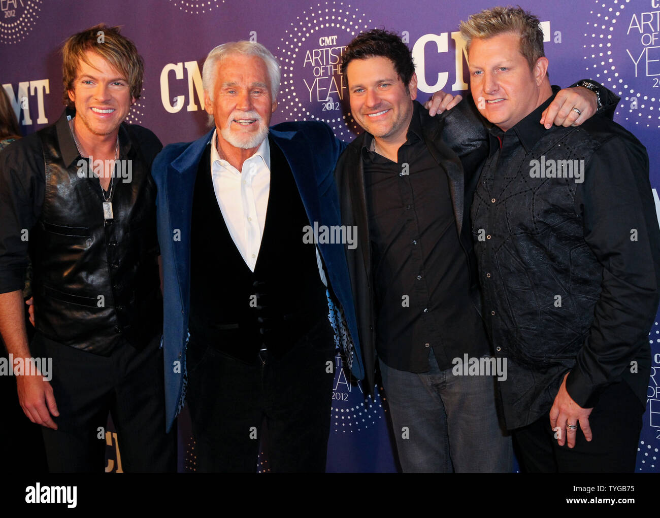 Kenny rogers cmt 2012 artists hi-res stock photography and images - Alamy
