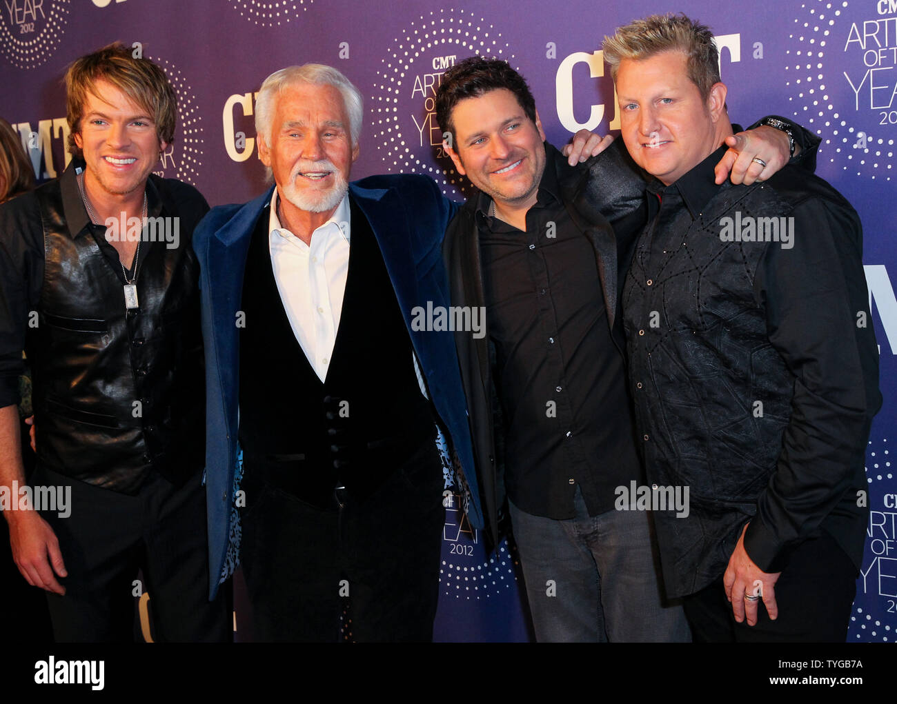 Kenny Rogers and Rascal Flatts walk the red carpet at the 2012 CMT ...