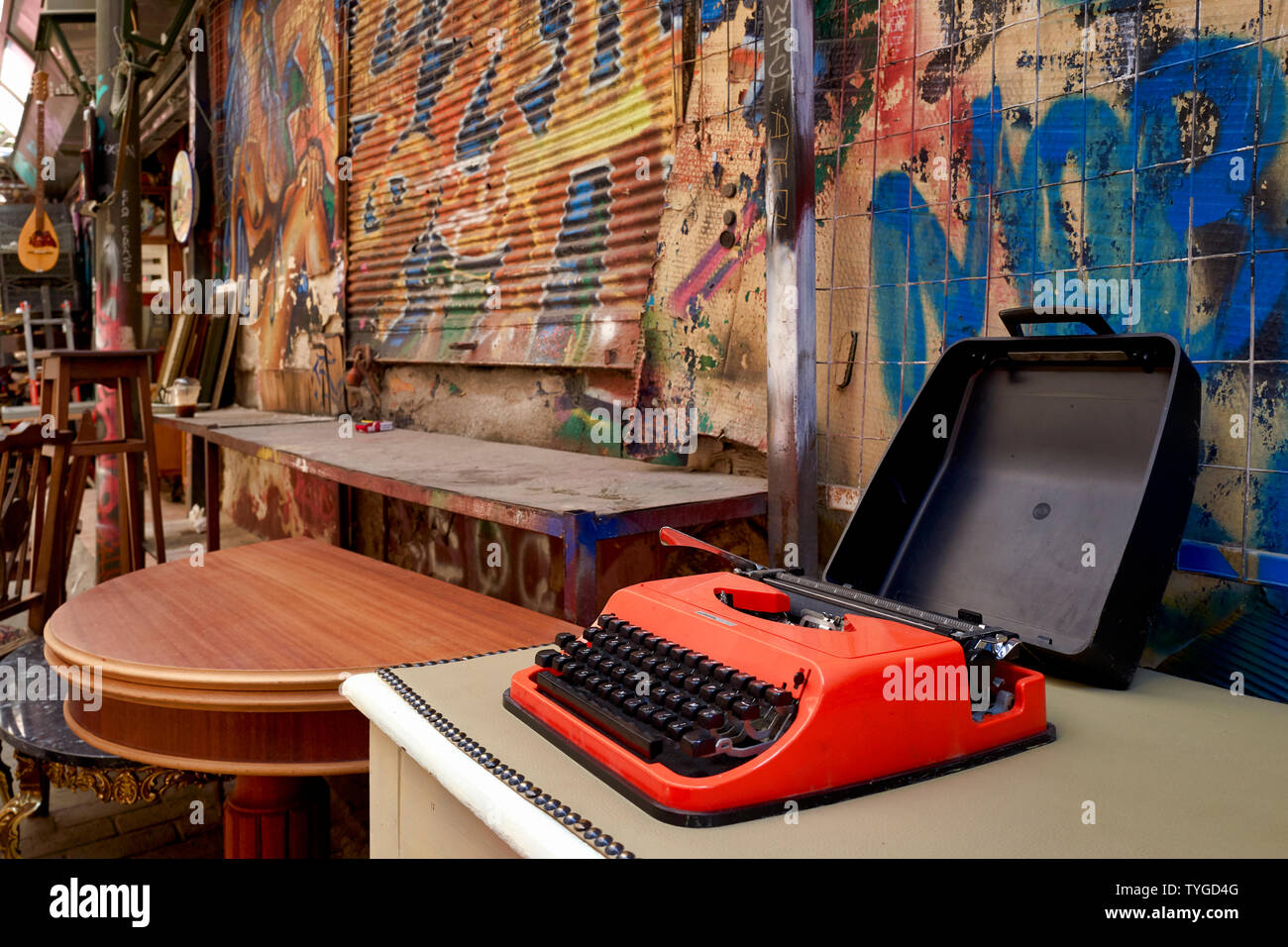 Second hand electronic market hires stock photography and images Alamy