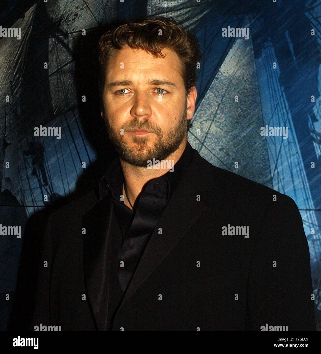 Actor Russell Crowe poses for the media at the Nov. 1, 2003 New York premiere of his new film "Master and Commander:The Far Side of the World."  (UPI/Ezio Petersen) Stock Photo