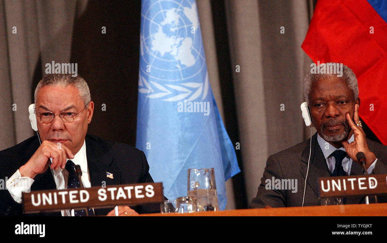 U.S. Secretary of State Colin Powell and UN Secretary General Kofi Annan (left to right) meet the media after concluding their Middle East Quartet meeting on May 4, 2004  at the United Nations. (UPI/Ezio Petersen) Stock Photo