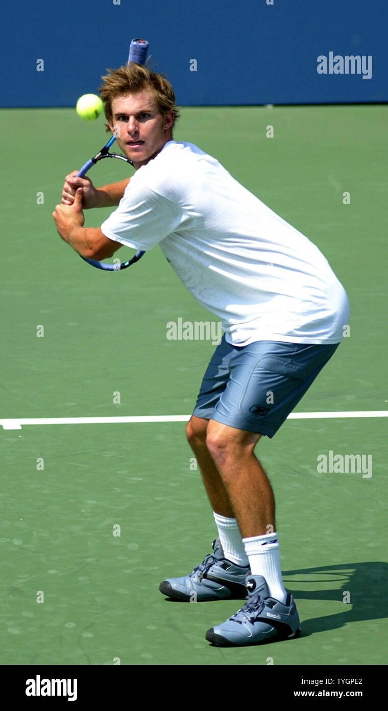 American tennis star Andy Roddick plays baseball with his tennis racket ...