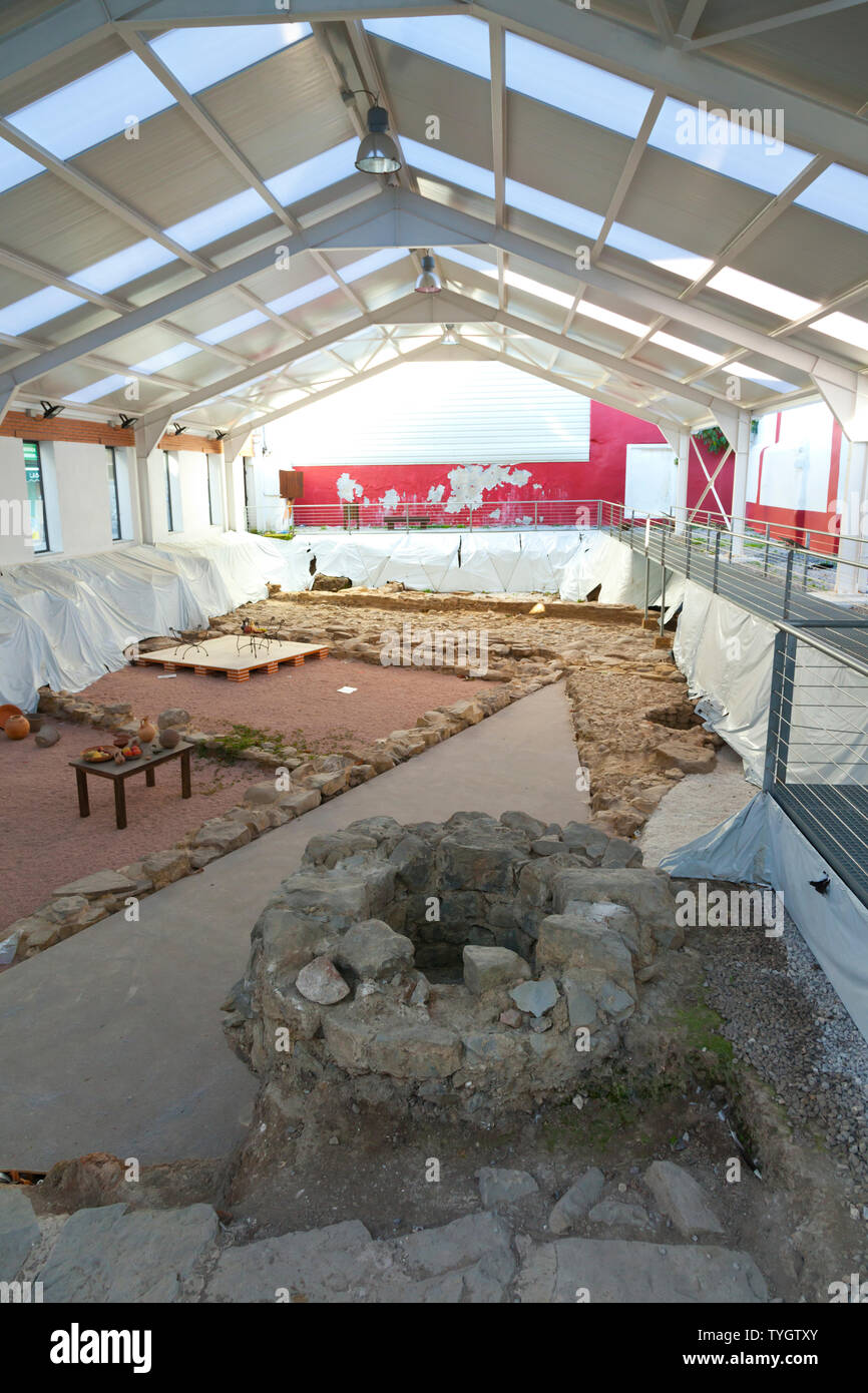 Yacimiento arqueológico de la ciudad romana de Flavióbriga, Castro Urdiales, Mar Cantábrico, Cantabria, España Stock Photo