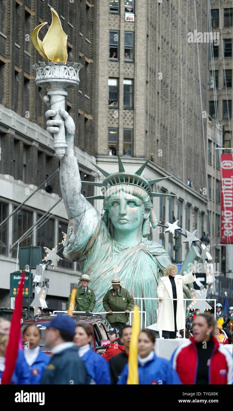 The Statue of Liberty Float rolls down to Herrald Square in the Macy's