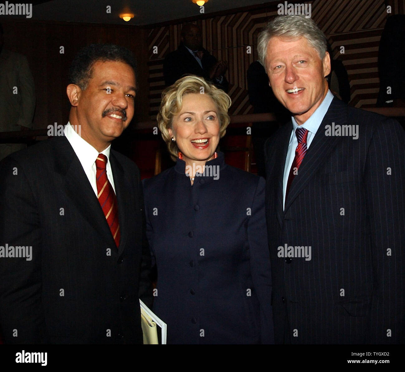 Former U.S. President William Clinton and his wife Senator Hillary Rodham Clinton are joined by President Leonel Fernandez of the Dominican Republic (left) prior to the start of the William Jefferson Clinton Foundation Energy Policy Forum held on 12/6/04 at New York University. (UPI Photo/Ezio Petersen) Stock Photo