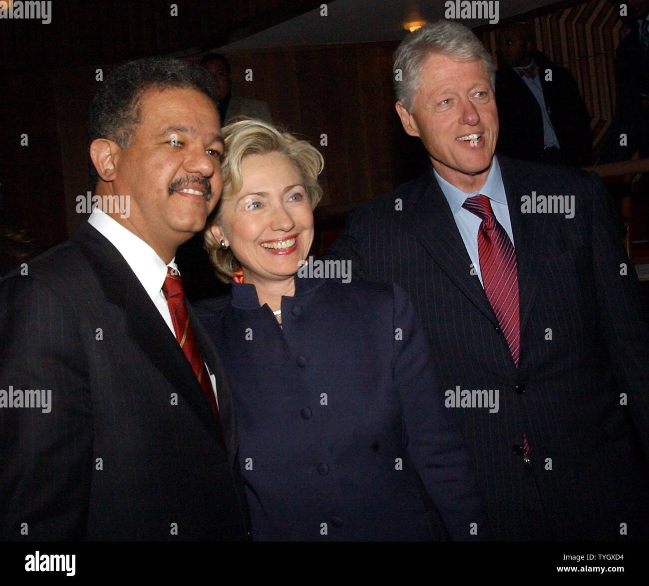 Former U.S. President William Clinton and his wife Senator Hillary Rodham Clinton are joined by President Leonel Fernandez of the Dominican Republic (left) prior to the start of the William Jefferson Clinton Foundation Energy Policy Forum held on 12/6/04 at New York University. (UPI Photo/Ezio Petersen) Stock Photo