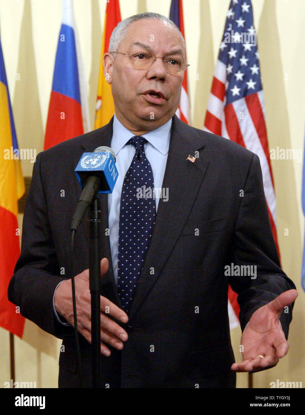 USA Secretary of State Colin Powell meets with United Nation media  on 12/31/04 to  announce that the USA has increased it's tsunami monetary emergency aid from $35 million to $350 million dollars. (UPI Photo/Ezio Petersen) Stock Photo