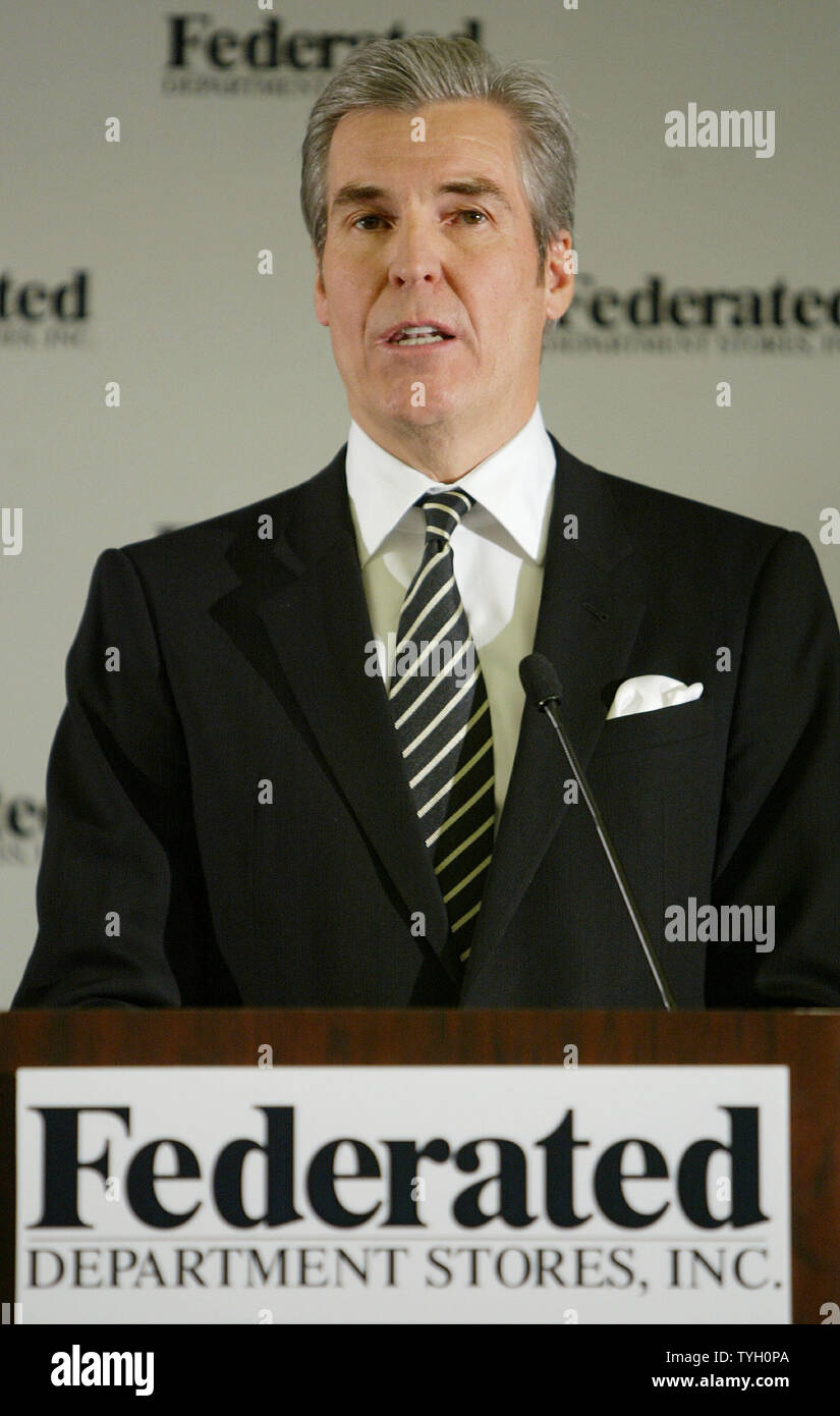 Terry Lundgren President Chair And CEO Of Federated Department Stores Which Owns Macy s 