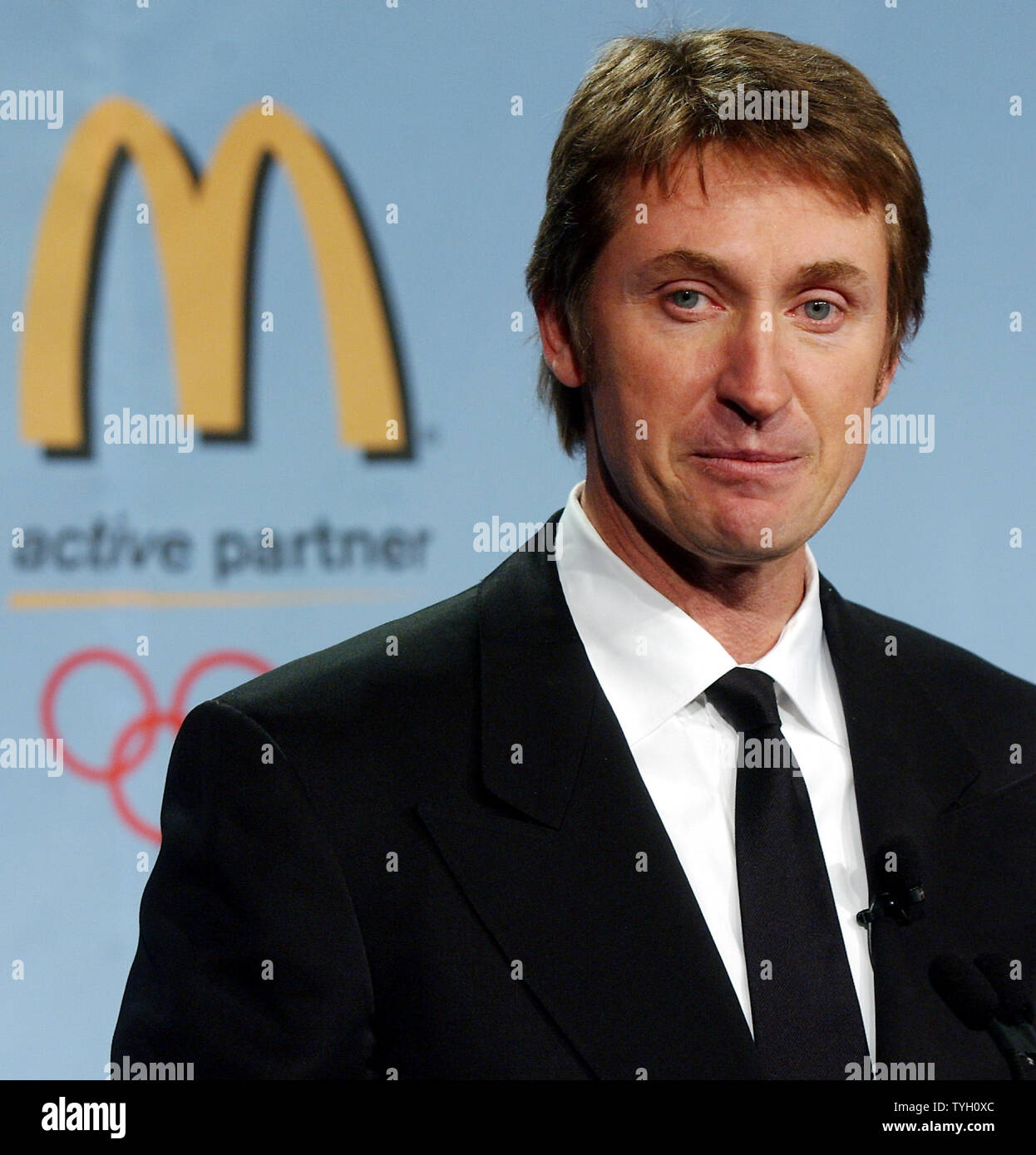 Hockey Hall of Fame player Wayne Gretzky takes part in the McDonald's New York promotional launch on March 8, 2005 of a multi faceted education campaign themed: 'it's what i eat and what i do...i'm lovin' it' to help consumers understand the important interplay between eating right and staying active.  (UPI Photo/Ezio Petersen) Stock Photo