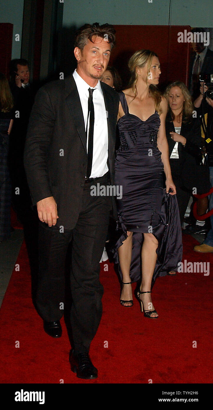 Sean penn and his wife hires stock photography and images Alamy