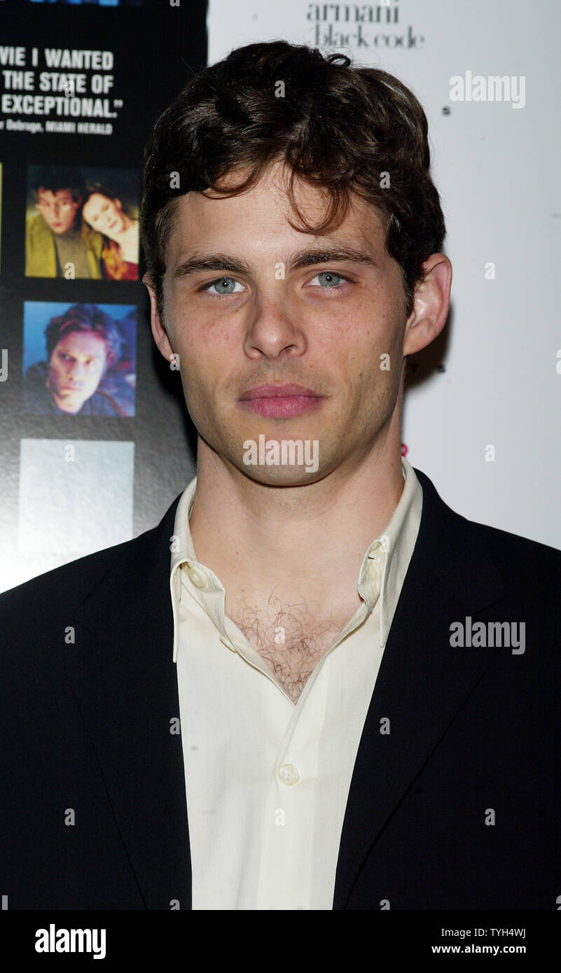 James Marsden arrives for the premiere of "Heights" at the Paris Theater in  New York on June 6, 2005. (UPI Photo/Laura Cavanaugh Stock Photo - Alamy