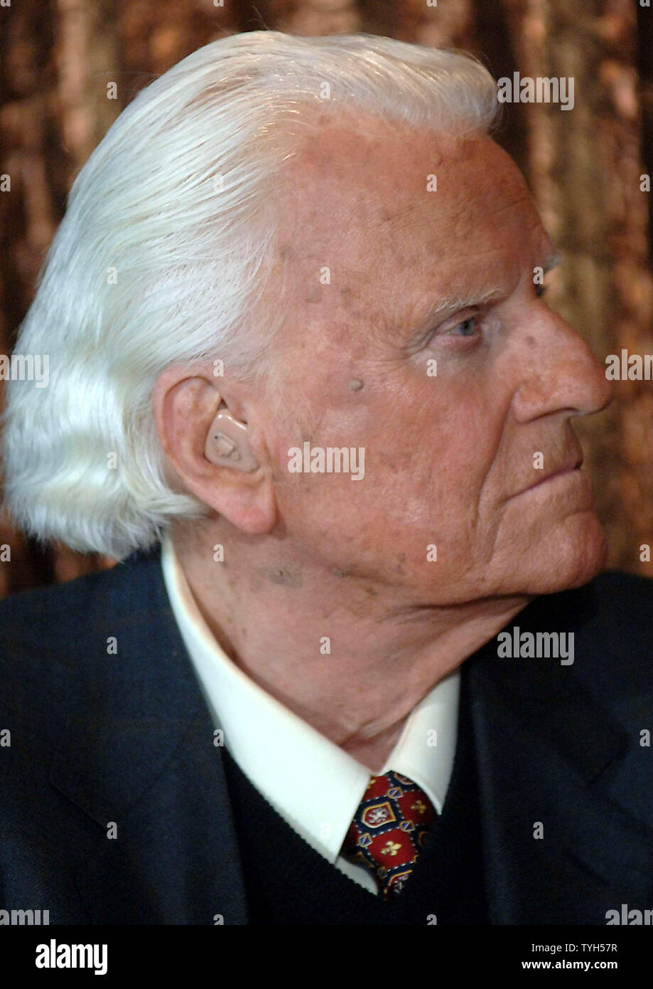 Outlined Reverand 21 June 2005 High Resolution Stock Photography and Images - Alamy