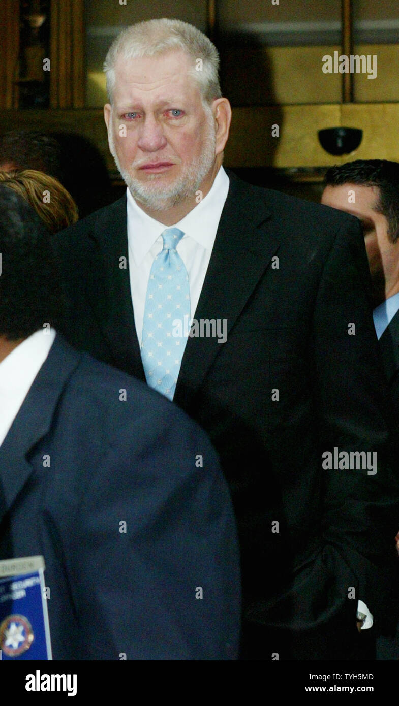 Former Worldcom Ceo Bernard Ebbers Leaves Manhattan S Federal Court After Being Sentenced 25 Years Following His Fraud Conviction On July 13 05 In New York City Ebbers 63 Was Found Guilty In Former Worldcom Ceo Bernard Ebbers Leaves Manhattan S Federal Court After Being Sentenced 25 Years Following His Fraud Conviction On July 13 05 In New York City Ebbers 63 Was Found Guilty In