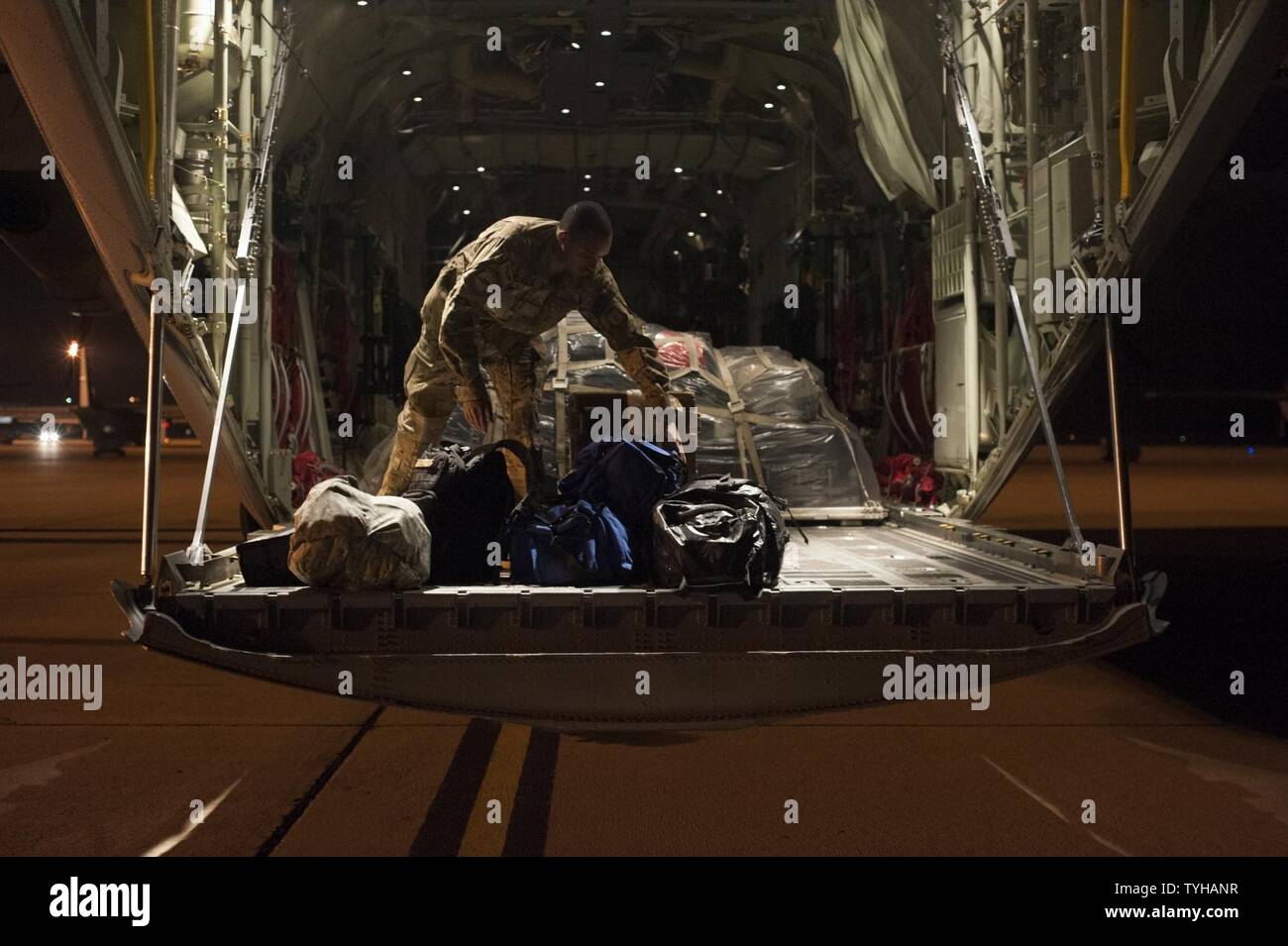 40th airlift squadron hi-res stock photography and images - Alamy