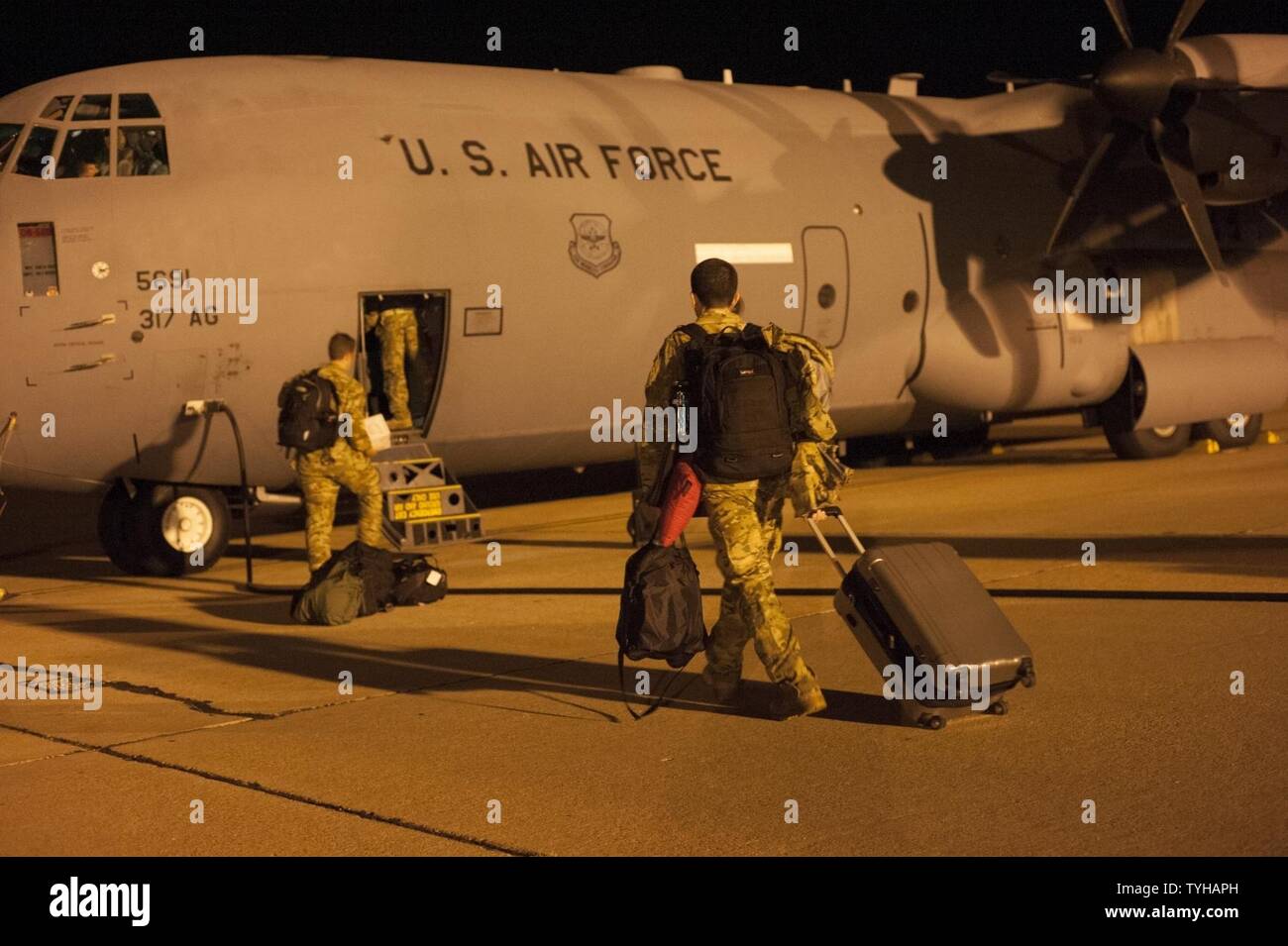 40th airlift squadron hi-res stock photography and images - Alamy