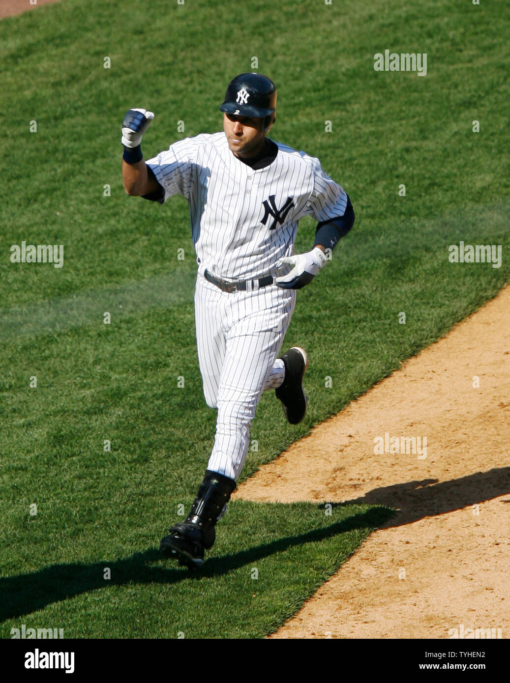 derek-jeter-fist-pump