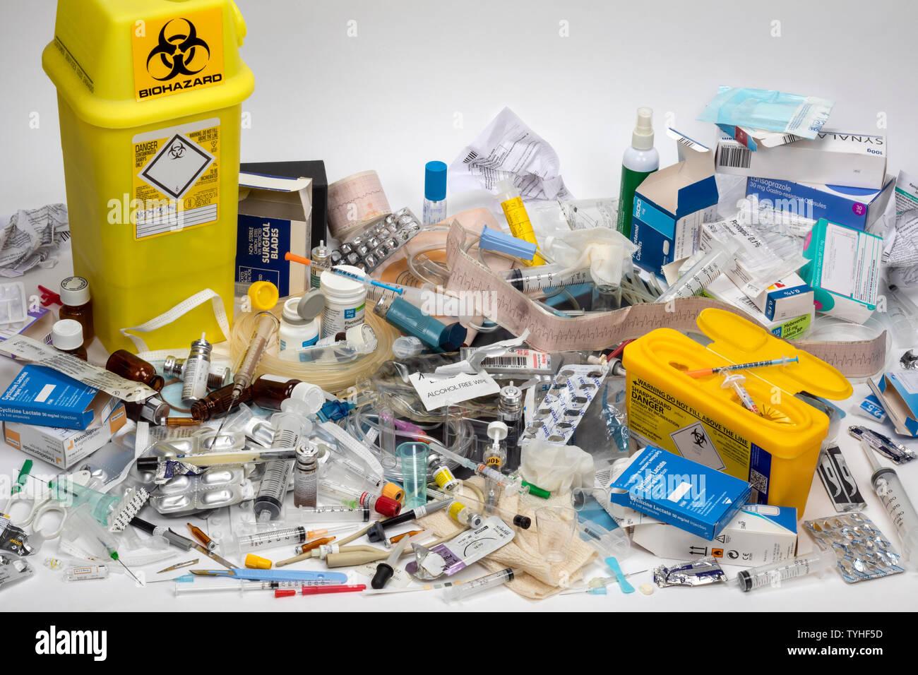 https://c8.alamy.com/comp/TYHF5D/medical-waste-disposal-of-some-of-the-many-use-once-plastic-paper-cardboard-glass-and-metal-items-used-in-modern-medicine-TYHF5D.jpg