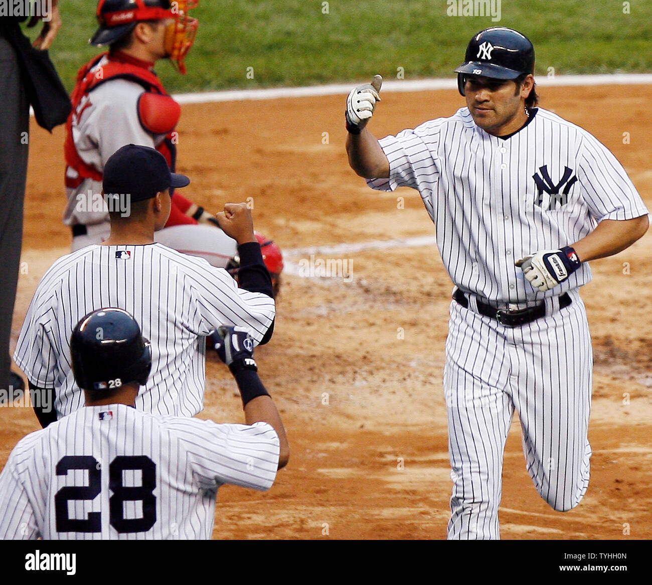 Bernie williams yankees hi-res stock photography and images - Alamy
