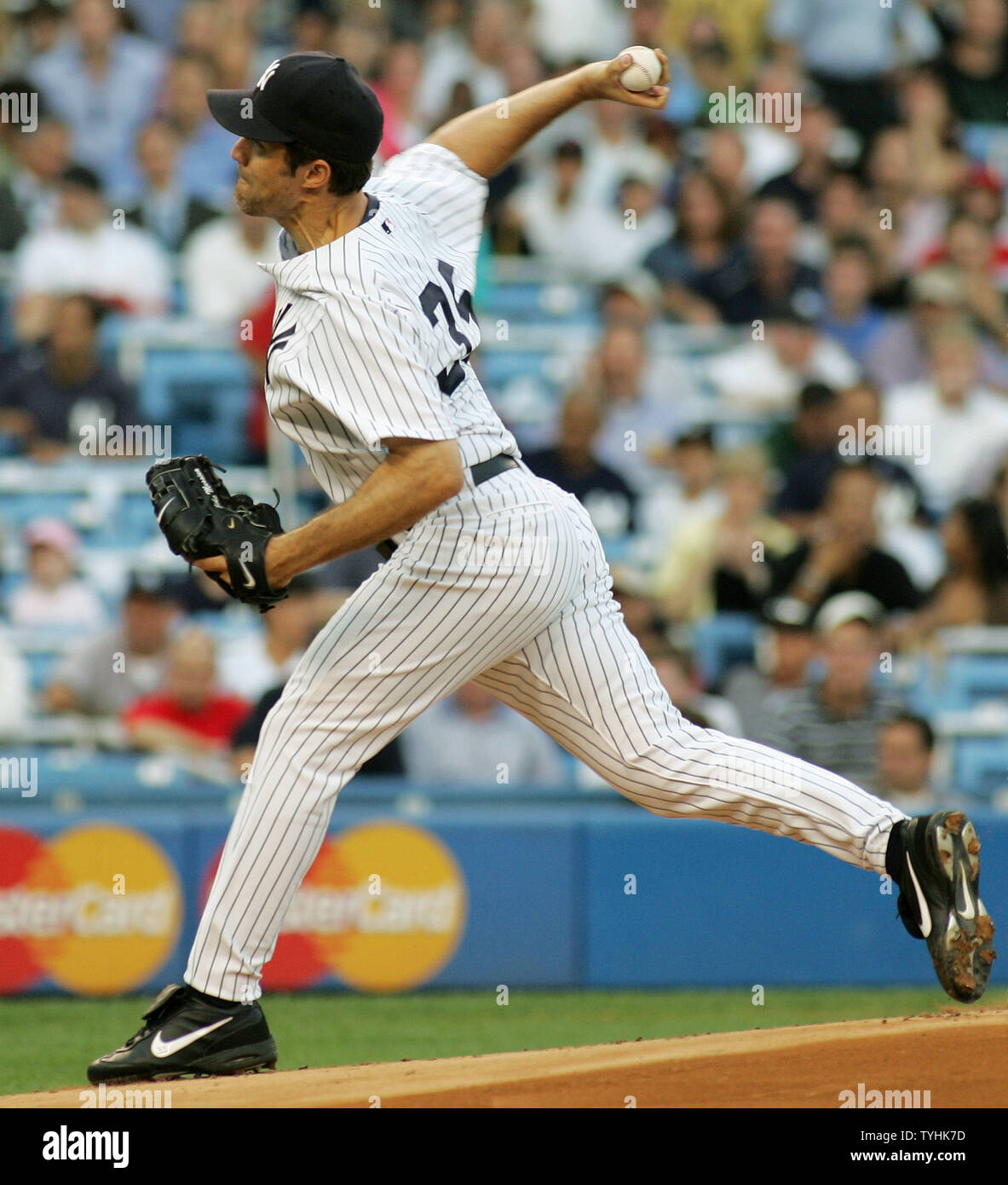 Baltimore orioles pitcher mike mussina hi-res stock photography and