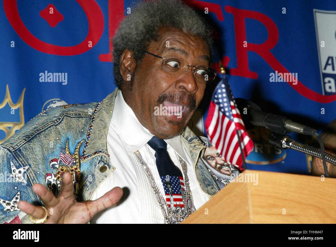 Boxing Promoter Don King announces the upcoming boxing match between Monte 'Two Gunz' Barrett and Nikolai 'Russian Giant' Valuev (to be held in Chicago on October 7, 2006) at a press conference at the Firebird Russian Restaurant in New York on August 30, 2006.  (UPI Photo/Laura Cavanaugh) Stock Photo