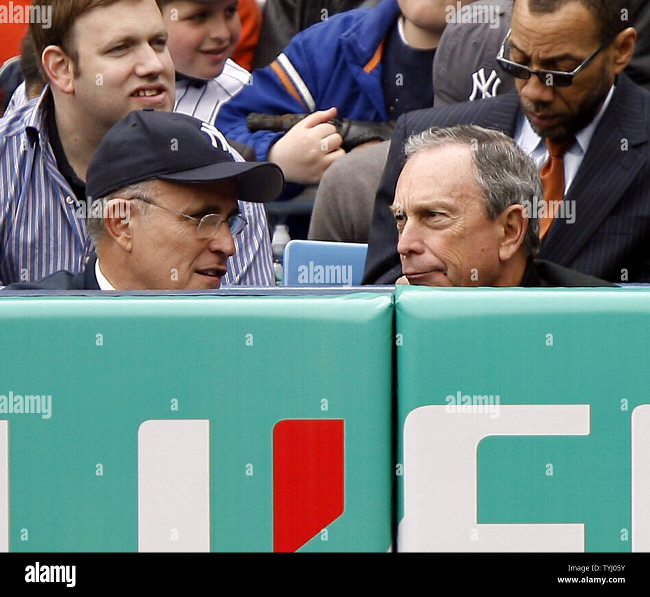 Row 2 l hi-res stock photography and images - Page 3 - Alamy