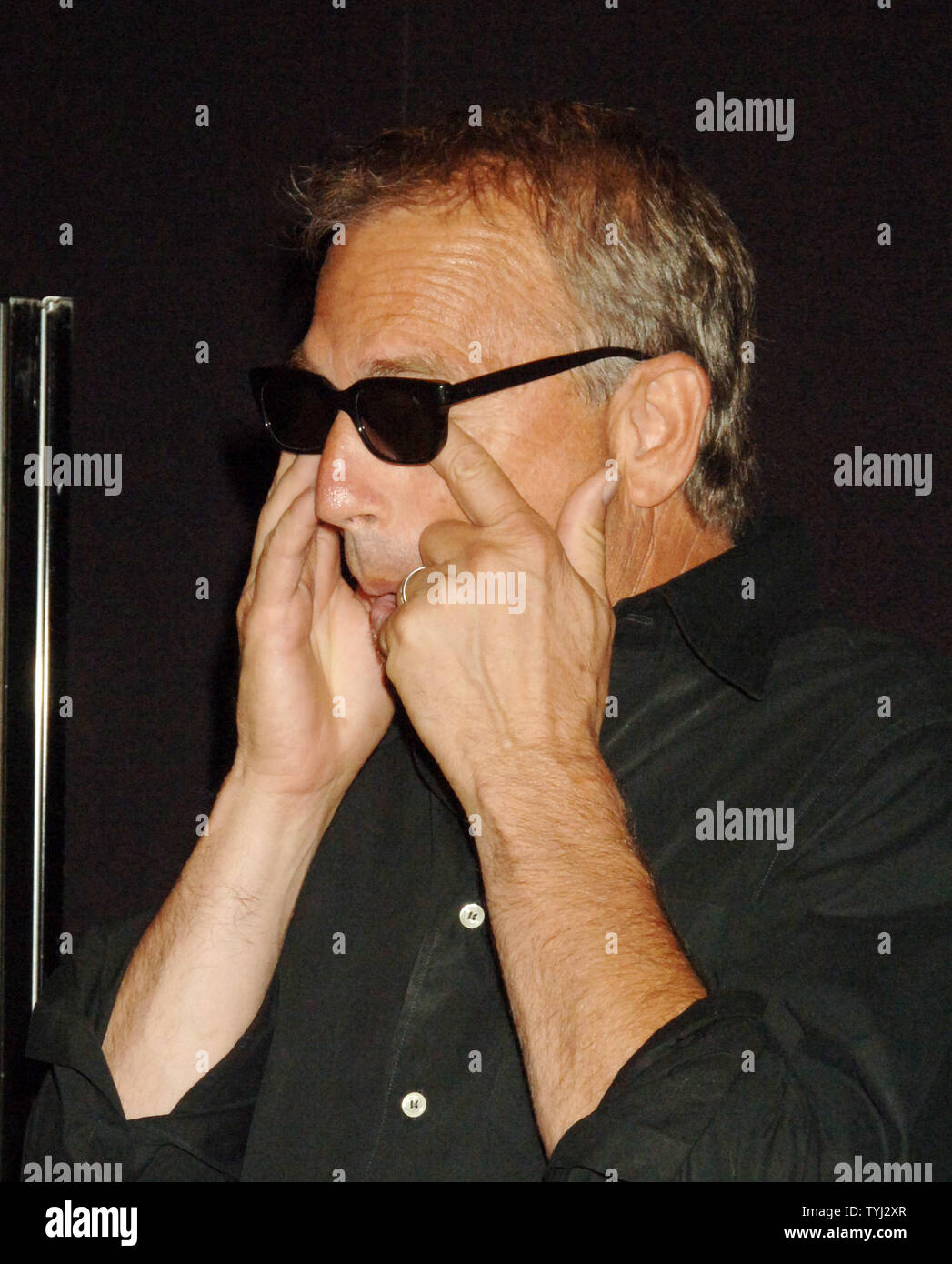 kevin costner smoke cigarettes Mr. brooks kevin costner hi-res stock photography and images - Page 2