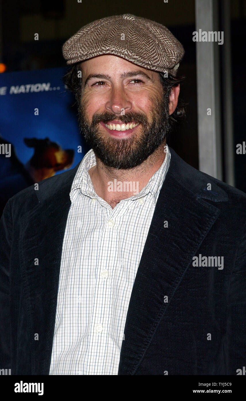 Jason Lee arrives for the premiere of his new movie "Underdog" at the