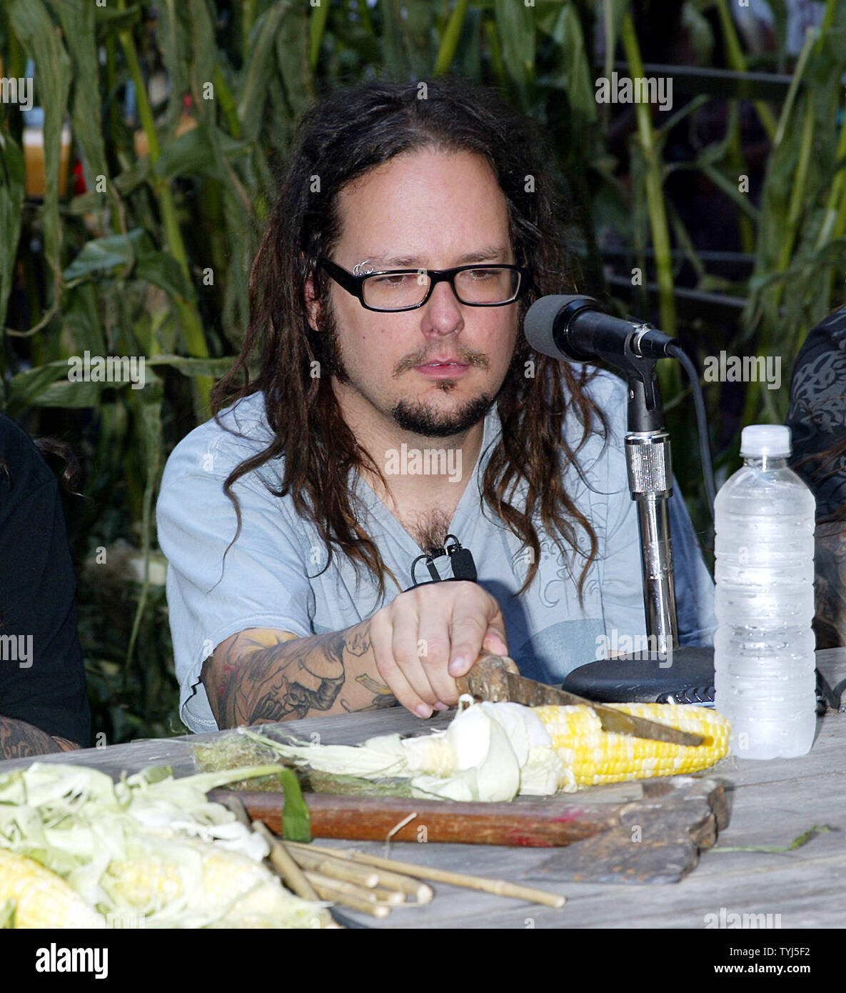 Frontman Of The Music Group Korn Jonathan Davis Attends A Press Conference To Discuss The Band S New Cd Their Environmental Efforts And Their Partnership With The Uso At The Times Square Recruiting
