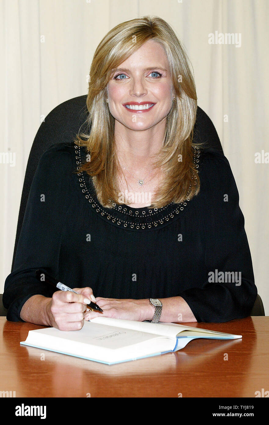 Actress Courtney Thorne-Smith signs copies of her new book 