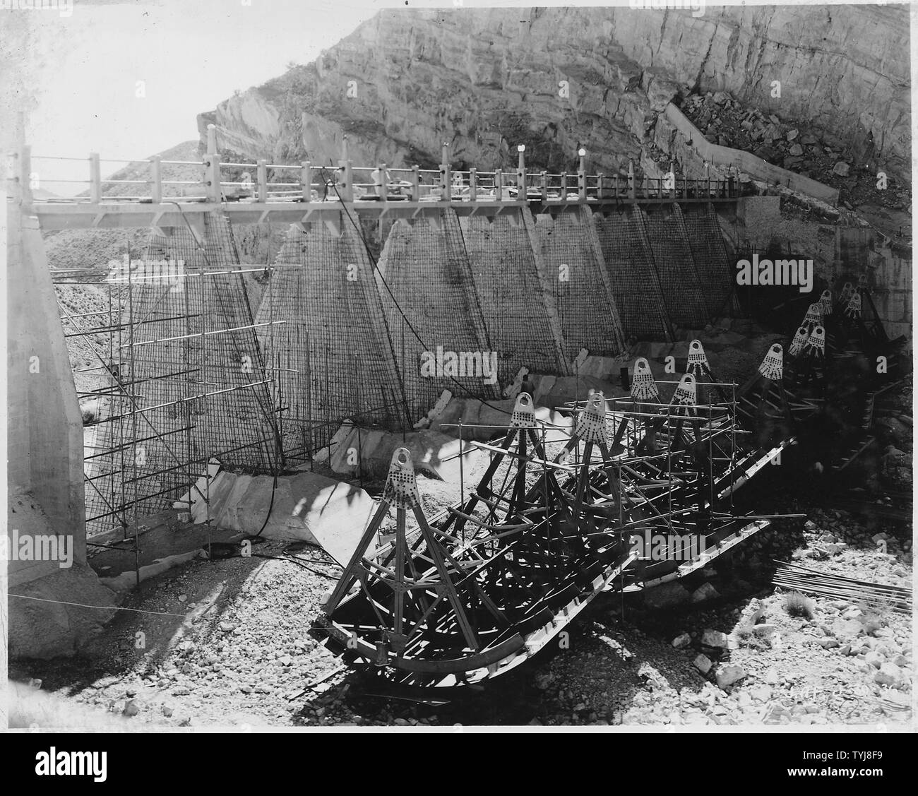 Roosevelt Dam. View from downstream side of dam showing south spillway ...