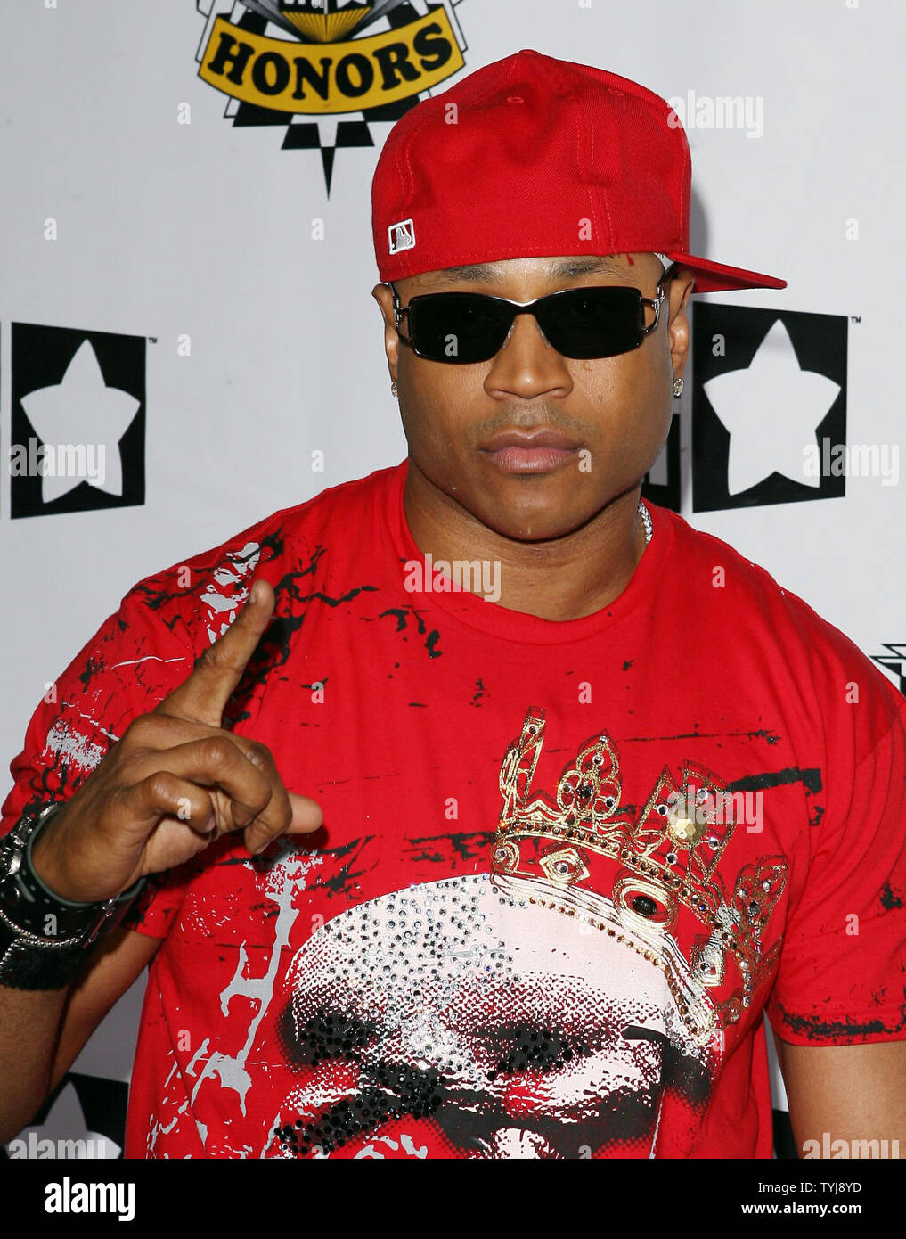 LL Cool J arrives on the red carpet before the taping of the 'VH1 Hip Hop Honors' at the Hammerstein Ballroom in New York City on October 4, 2007.  (UPI Photo/John Angelillo) Stock Photo