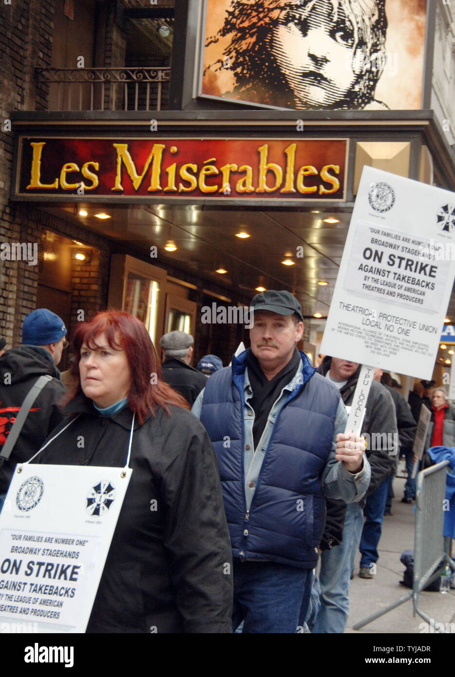 members-of-the-stagehands-union-local-one-picket-outside-the-broadhurst-theatre-where-les