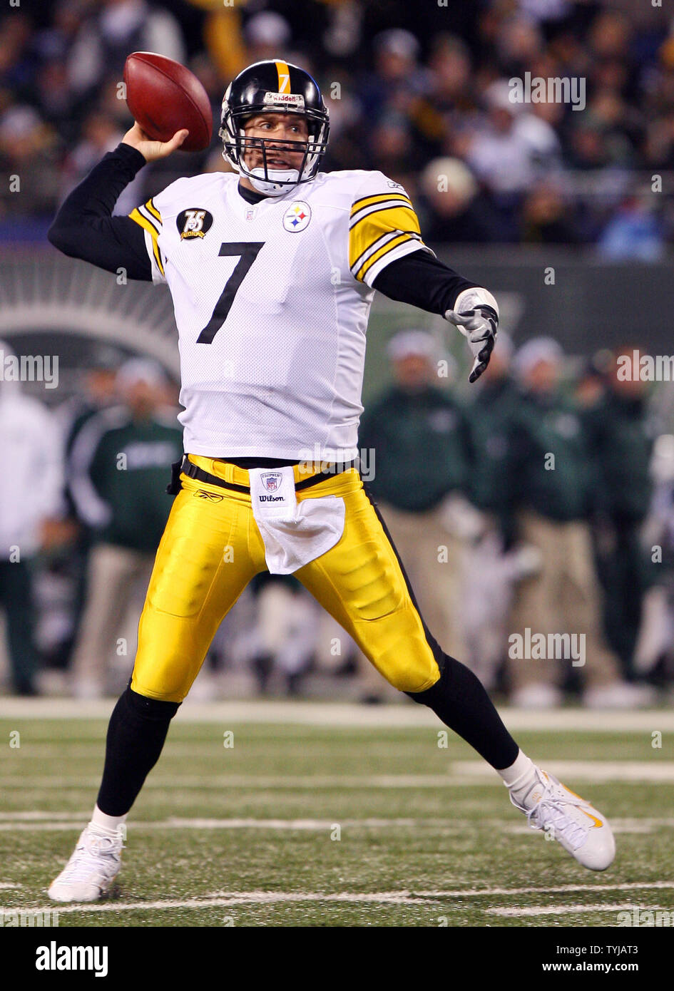 Pittsburgh steelers ben roethlisberger pass hi-res stock photography and  images - Page 4 - Alamy