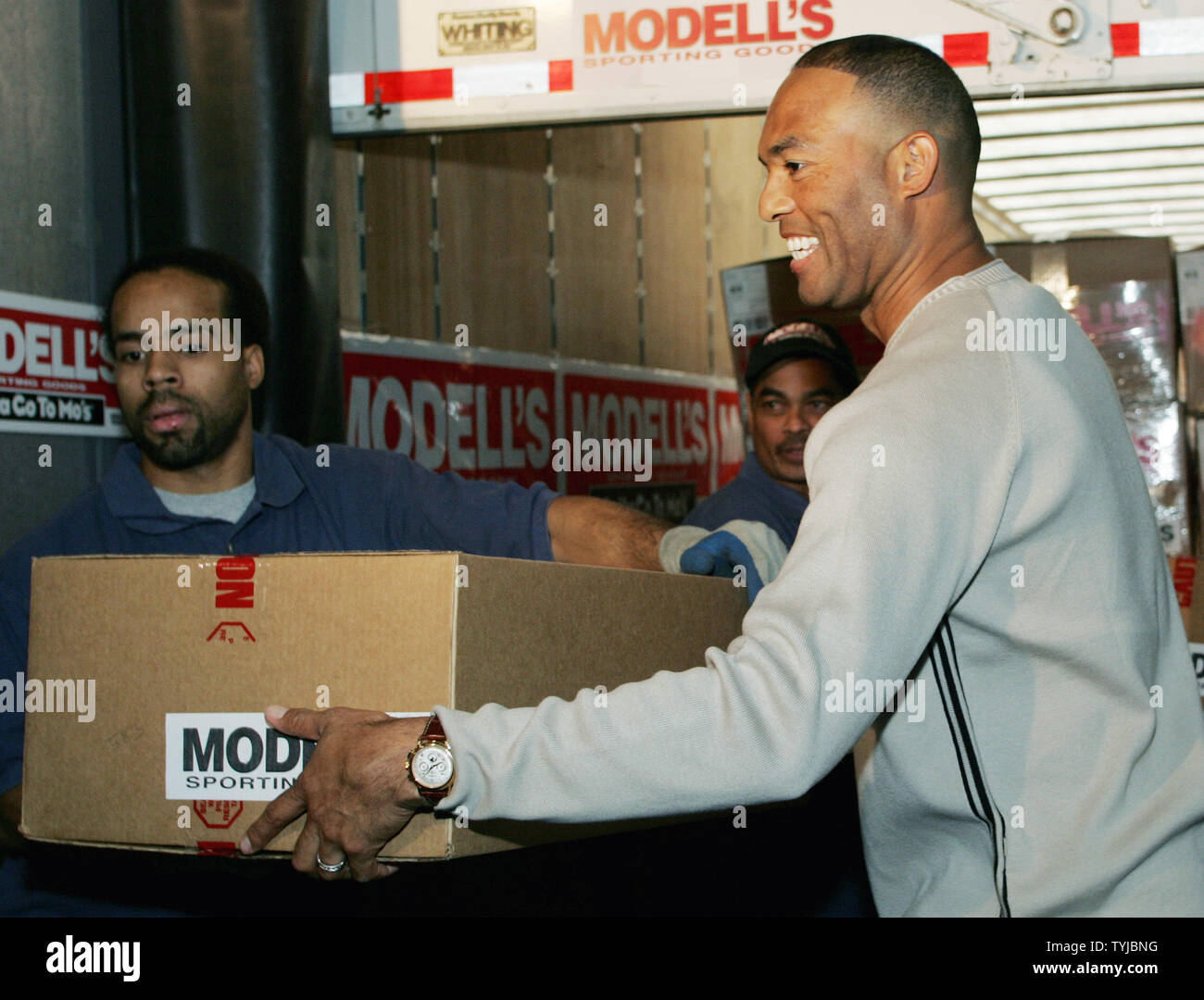 Modell s sneakers store